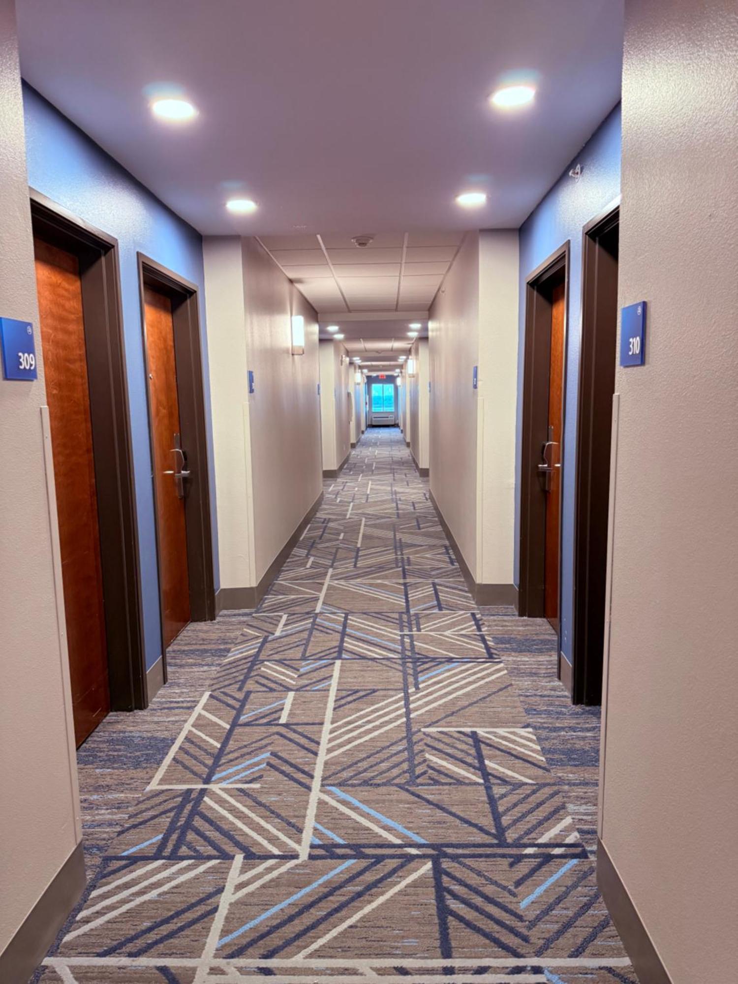 Holiday Inn Express Kenedy By Ihg מראה חיצוני תמונה