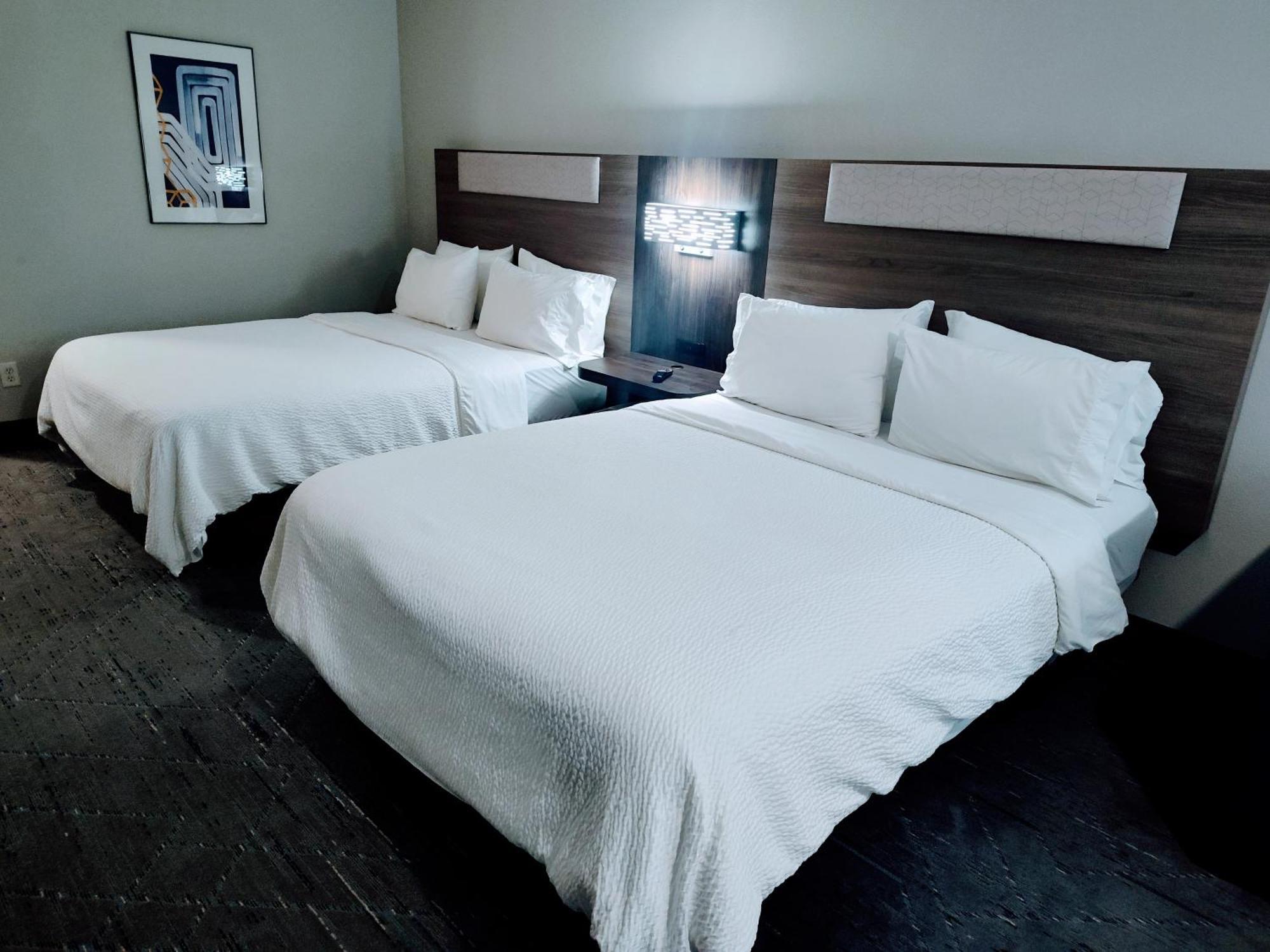 Holiday Inn Express Kenedy By Ihg מראה חיצוני תמונה